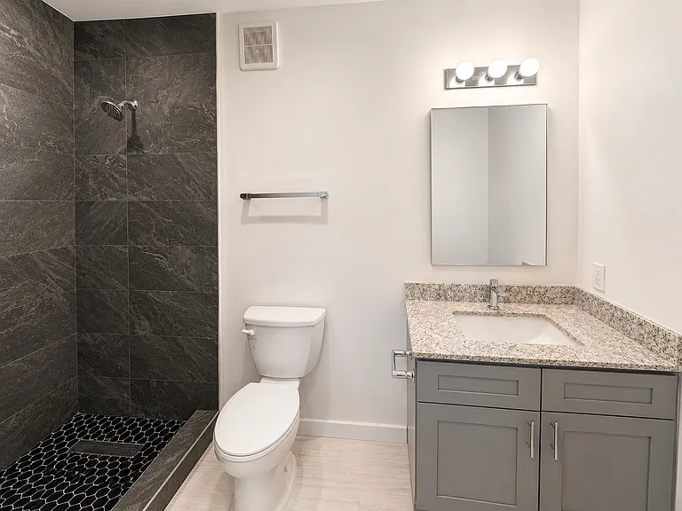 2425 20th St NE #17 — Photo 9
