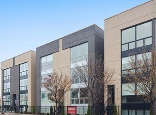 2528 W Addison St, Chicago, IL 60618