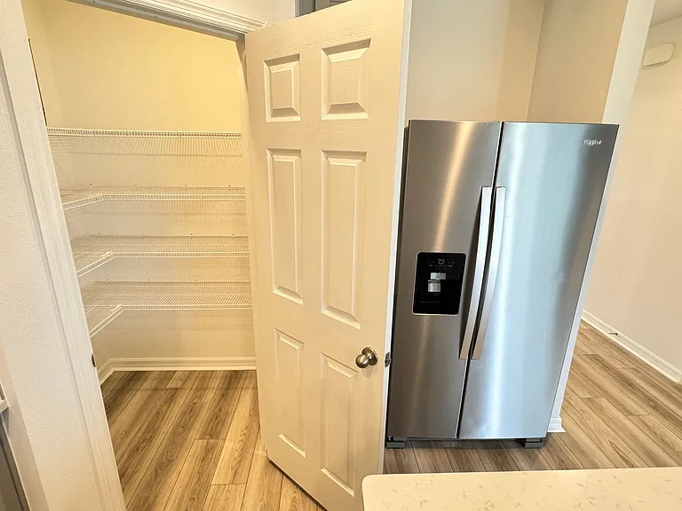 2401 White Tail St — Photo 14