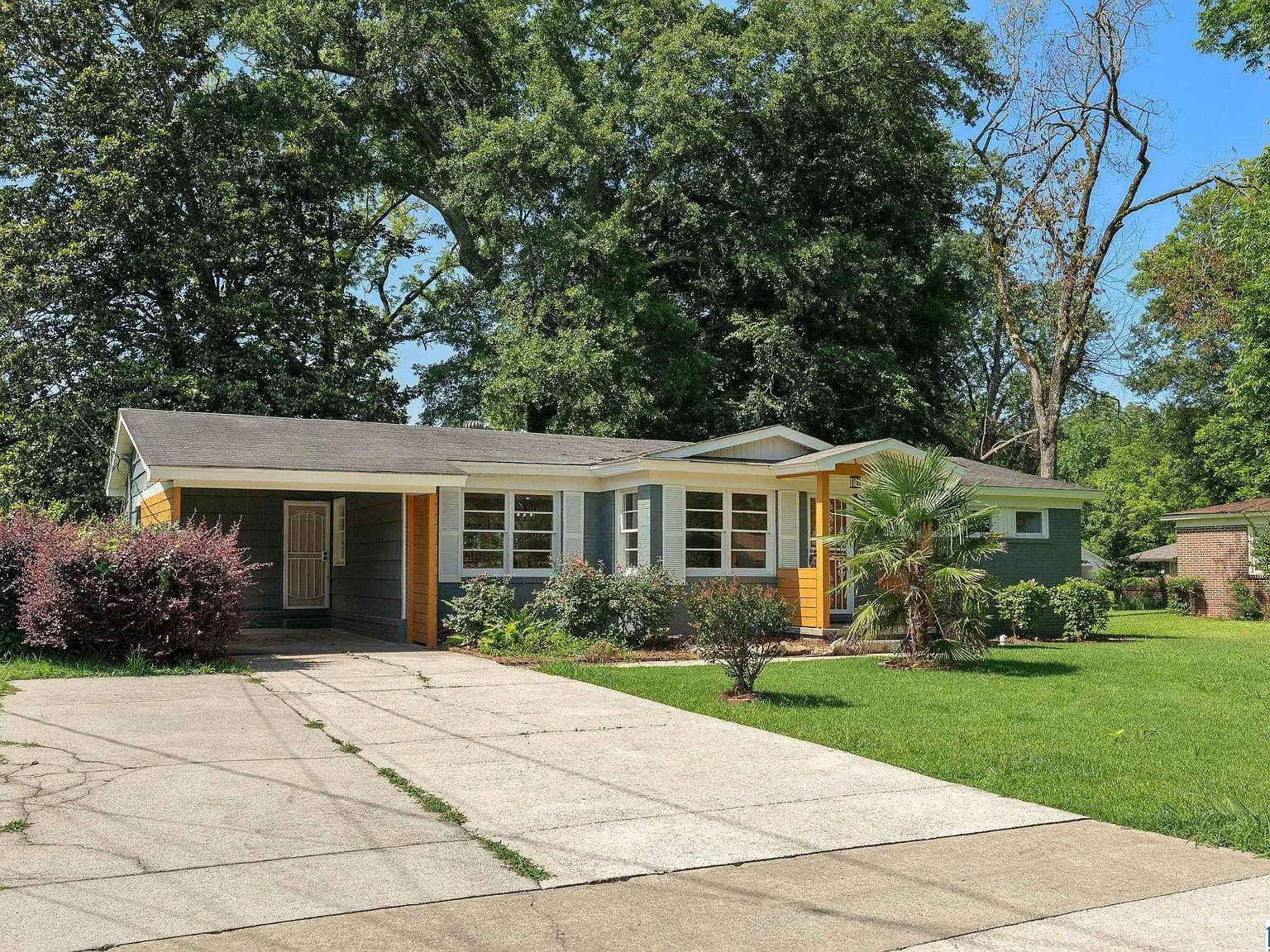 3 bed, 1.5 bath, $1,650 — Photo 2