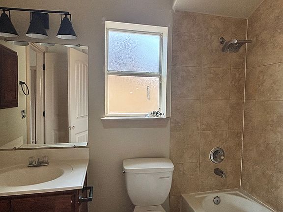 4th image of 11596 Saint Thomas Way