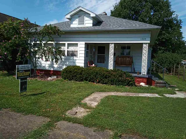 1249 S 3rd St, Clinton, IN 47842