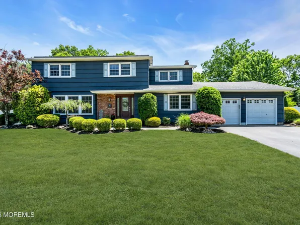 3 Beacon Drive, Howell, NJ 07731