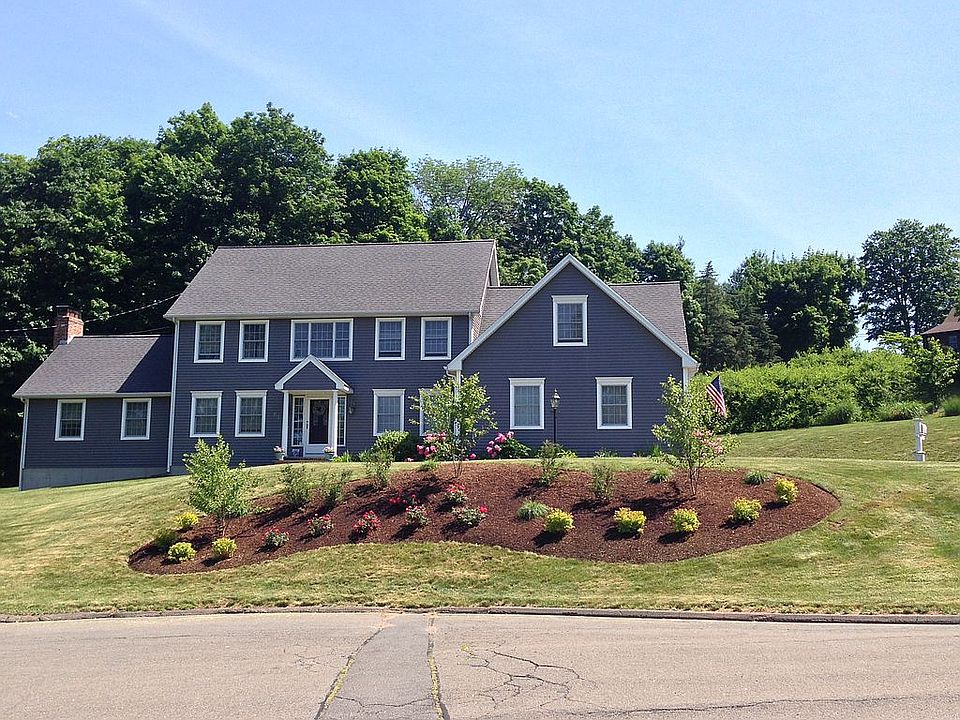 2nd image of 84 Round Hill Rd