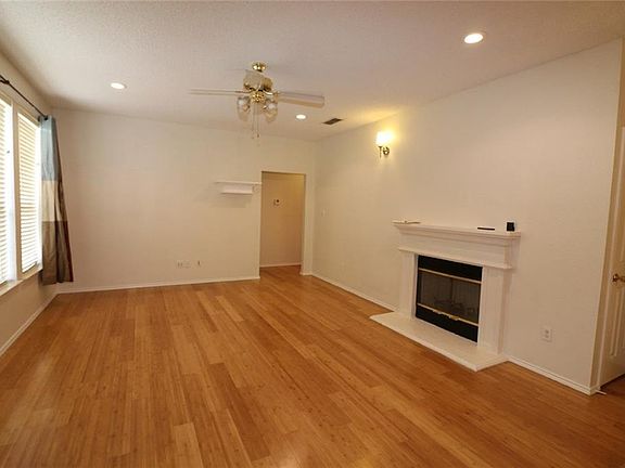 3rd image of 7117 Park Creek Cir E