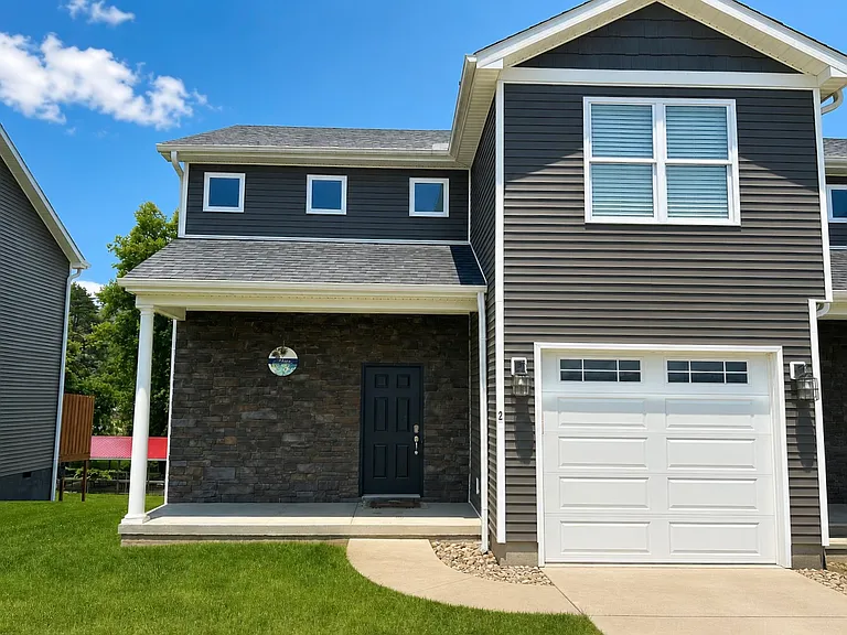 22 Residence Dr — Photo 1