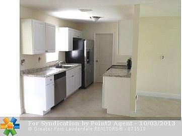 4th image of 3230 NW 18th Pl