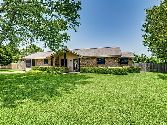2nd image of 1030 Eastridge Cir