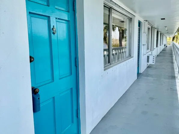 2204 Lake Osborne Drive #20, Lake Worth Beach, FL 33461
