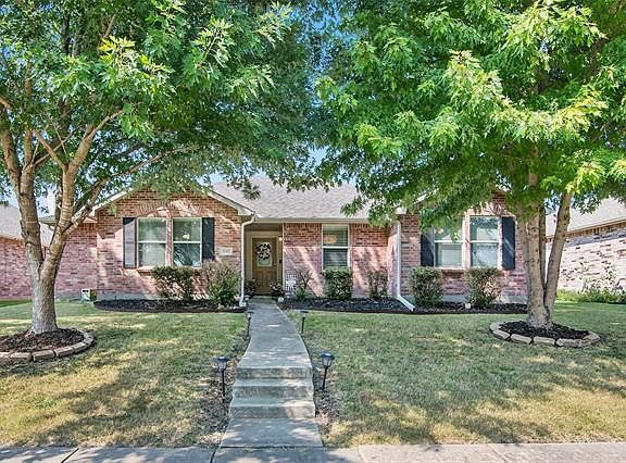 3rd image of 3011 Lake Vista Dr