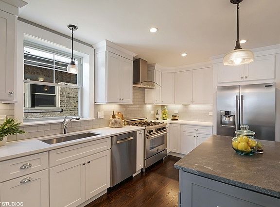 5th image of 4242 N Richmond St