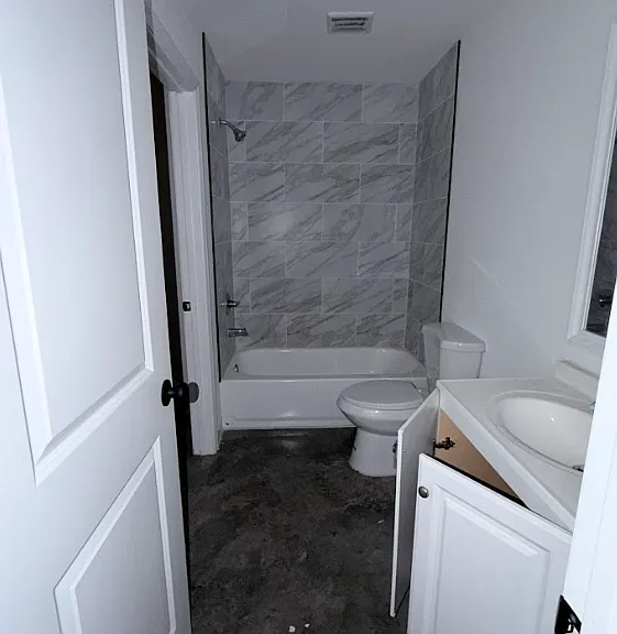 736 King Ave — Photo 8