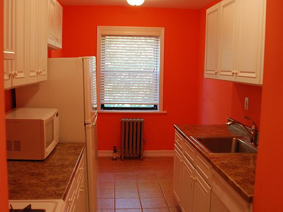 4th image of 604 Tompkins Ave APT D5