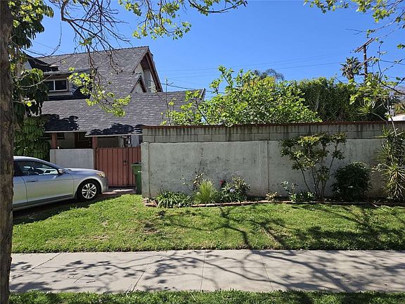 3rd image of 2642 Manning Ave