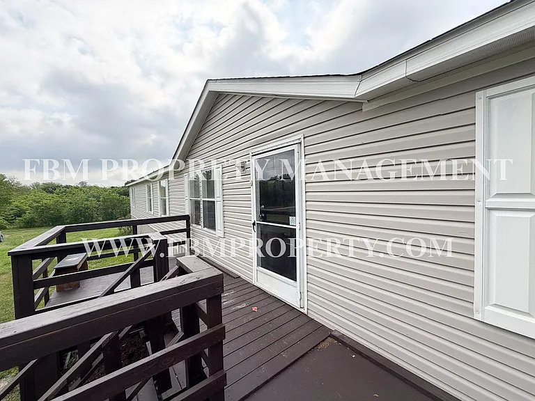 1075 Pluto Rd — Photo 4