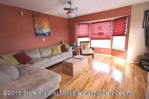 5th image of 10 Francine Ln