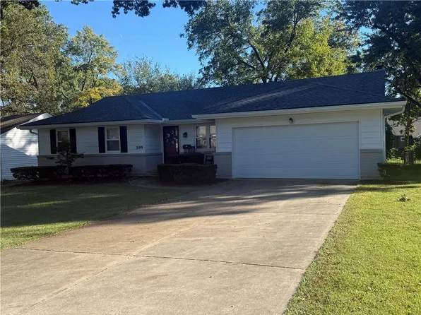 3109 W 79th Ter, Prairie Village, KS 66208
