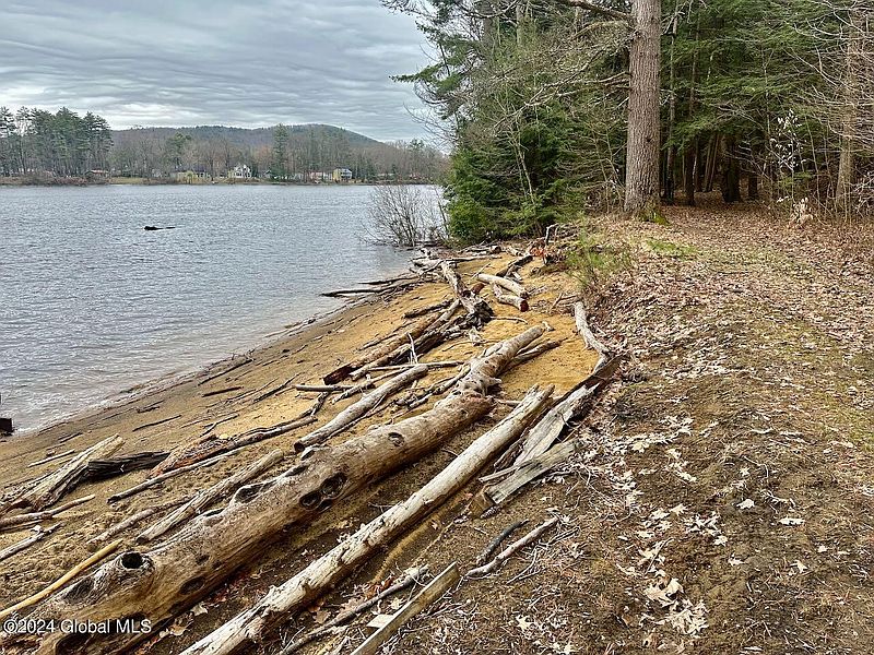 3rd image of 205 Old Corinth Road