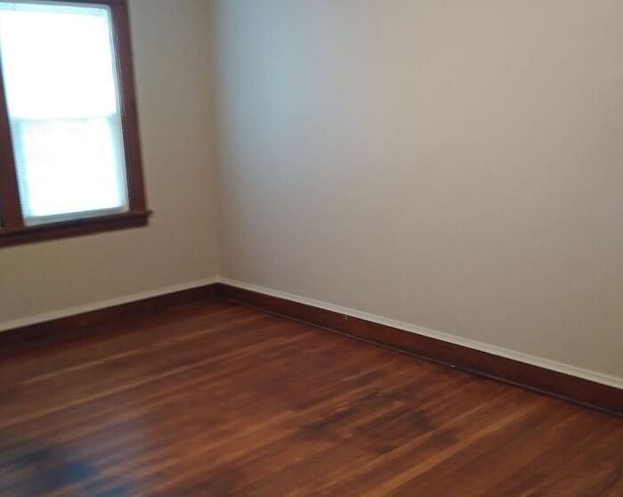 2nd image of 2073 Broadview Rd #1