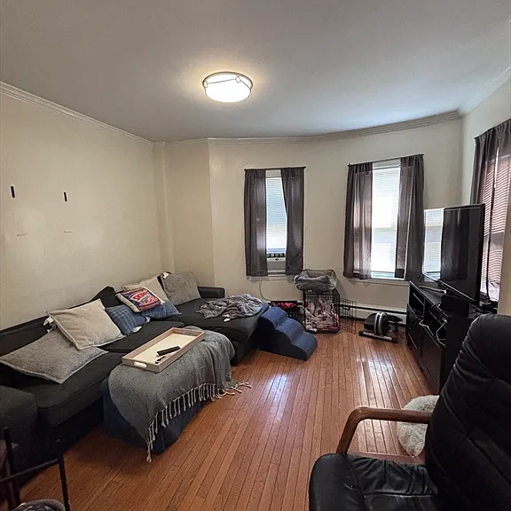 84 Mount Vernon St #1 — Photo 1