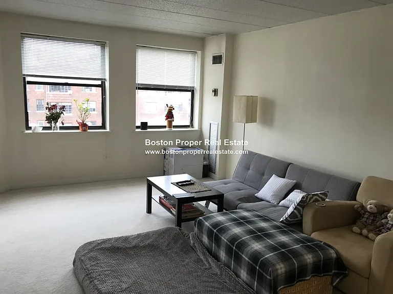 1933 Commonwealth Ave #611 — Photo 3