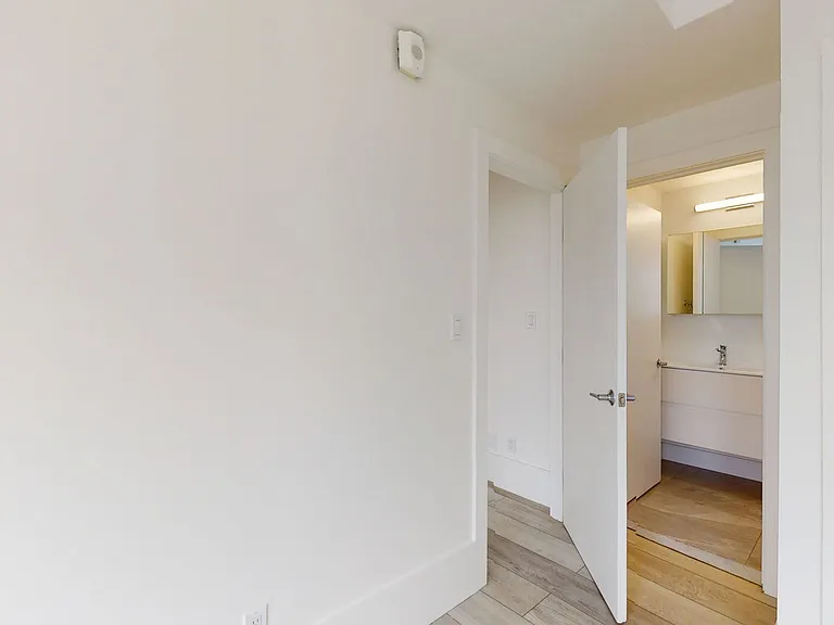 1801 California St #304 — Photo 9