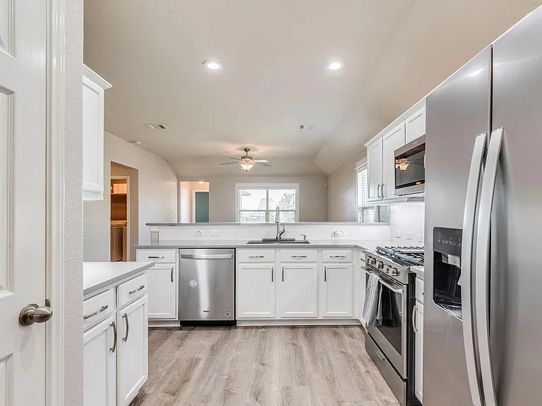 154 Flagstone Trl — Photo 4