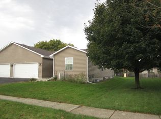 720 Meadow Ln, Hinckley, IL 60520