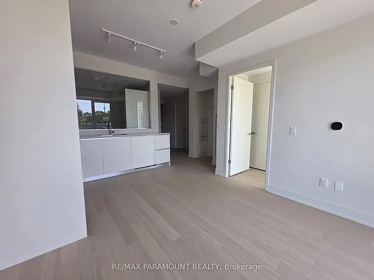 322 Dupont St #307 — Photo 9