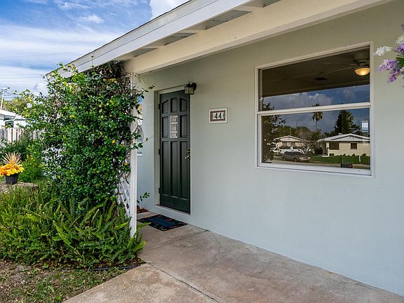 3rd image of 44 Seaview Dr