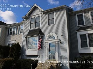 6922 Compton Ln, Centreville, VA 20121