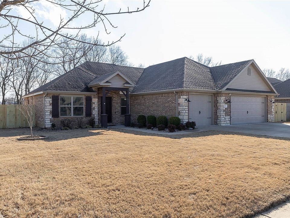 1st image of 803 Sedgwick Dr