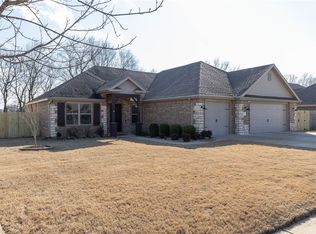 803 Sedgwick Dr, Prairie Grove, AR 72753
