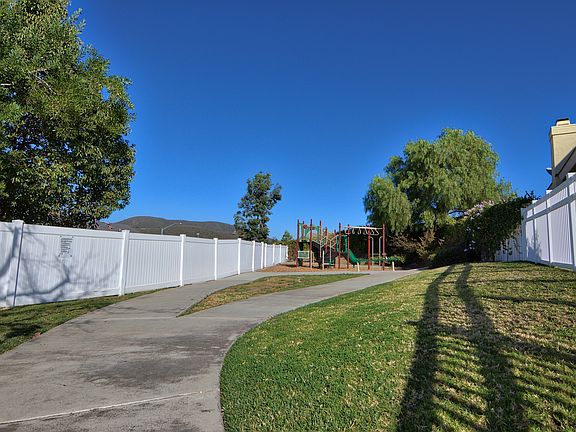 4th image of 333 Rolling Hills Ln