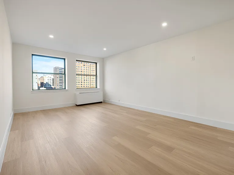 600 Columbus Ave #9E — Photo 7