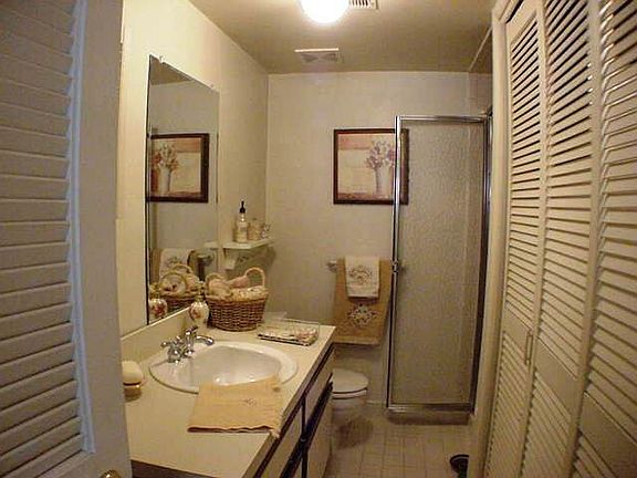 Full bath downstairs with laundry room