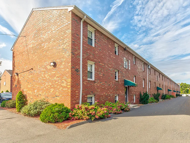 Ashley Arms Apartments — Photo 20
