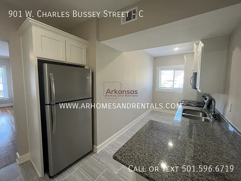 901 W Charles Bussey Ave #C — Photo 12