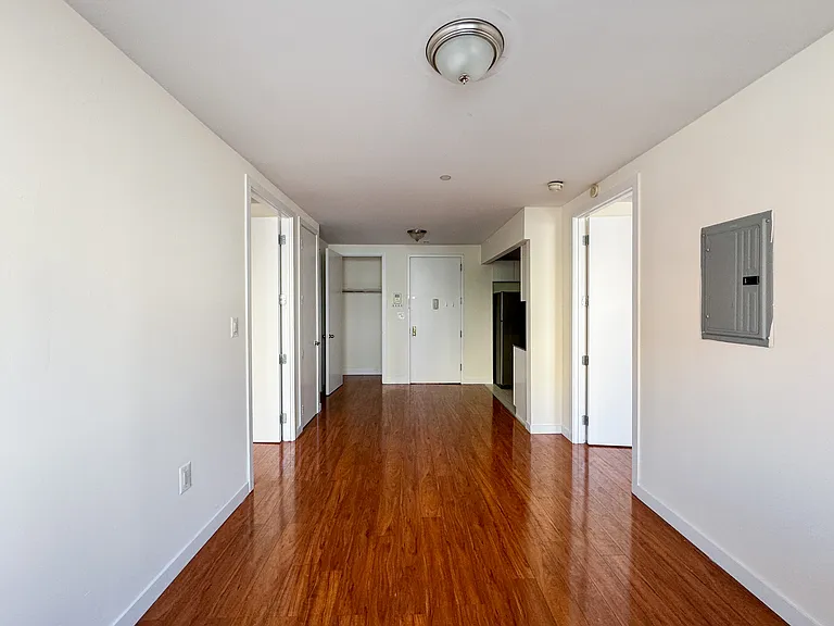 924 Metropolitan Ave #202 — Photo 2