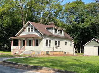 11 1st St, Califon, NJ 07830