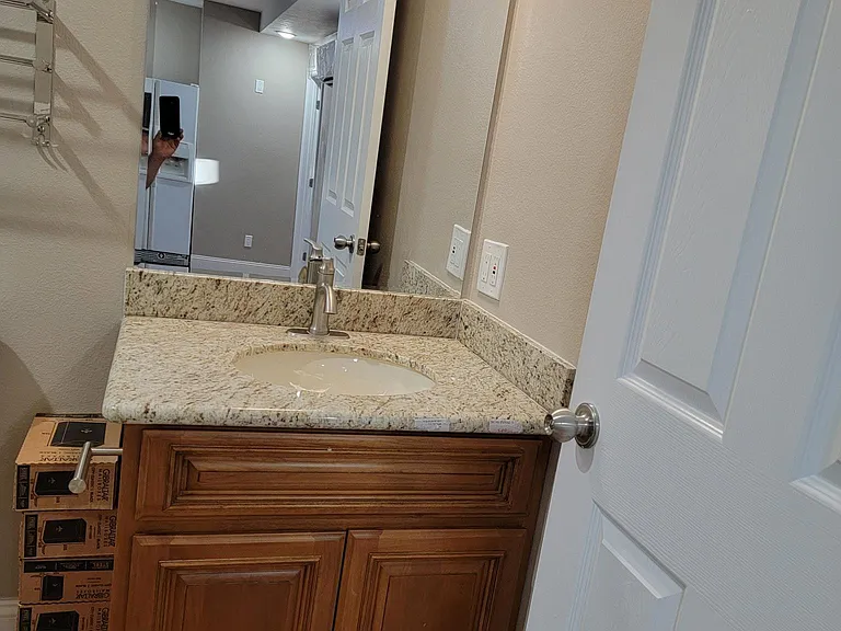 2604 Sierra Vista Ct #G — Photo 12