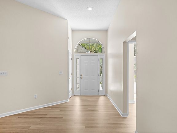 5th image of 7971 Leeward Ln.