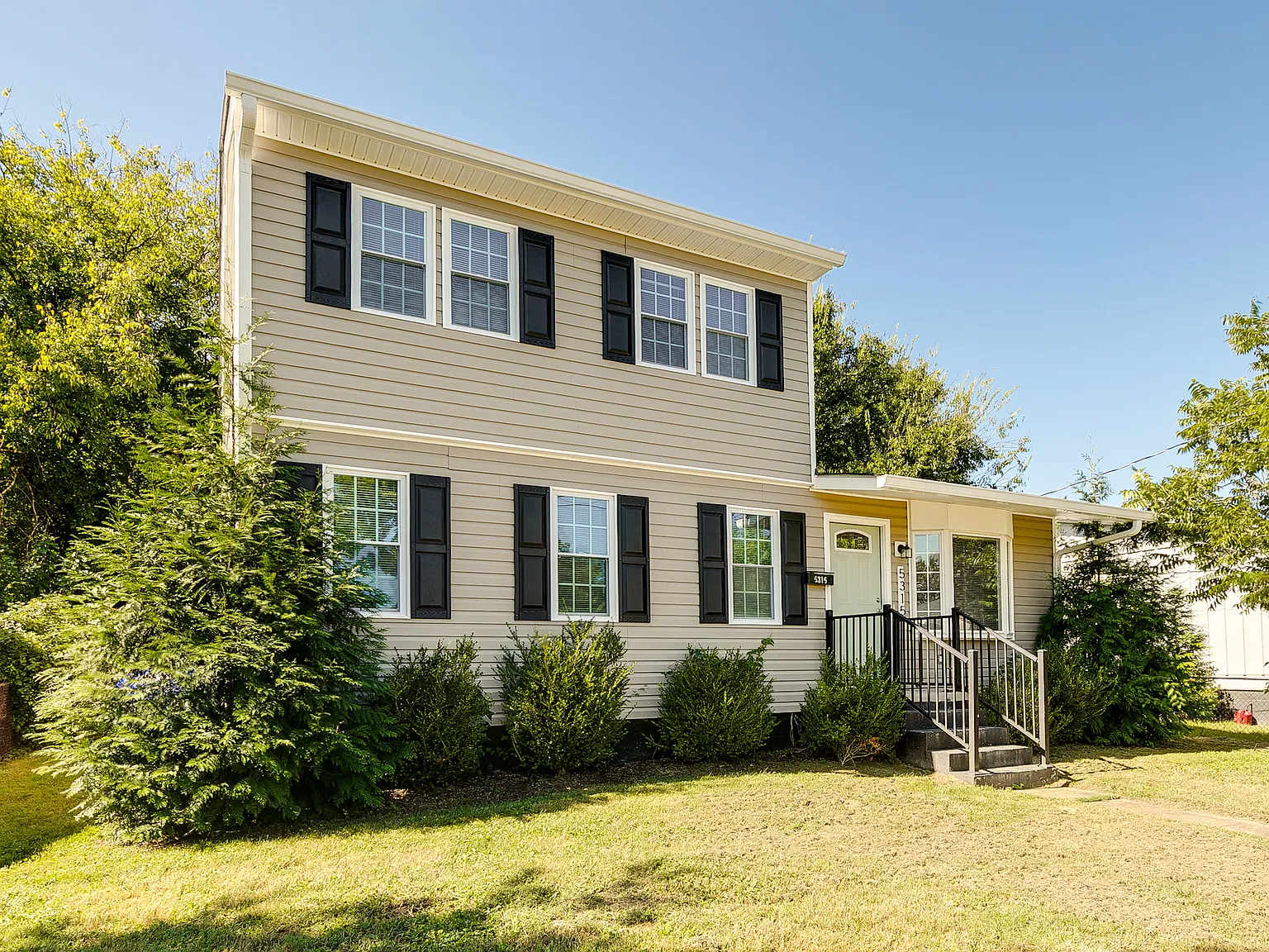 4 bed, 2.5 bath, 1514 sqft, $3,750 — Photo 2