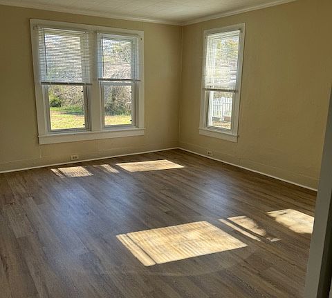 2nd image of 20444 Harbor Rd #1