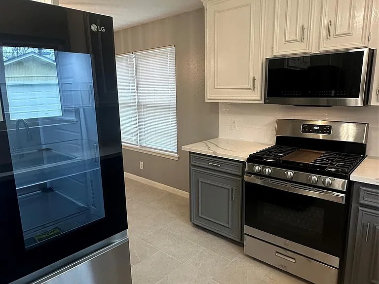 501 Cindyrella Dr — Photo 3