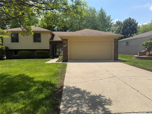 45429 Brunswick Dr, Canton, MI 48187