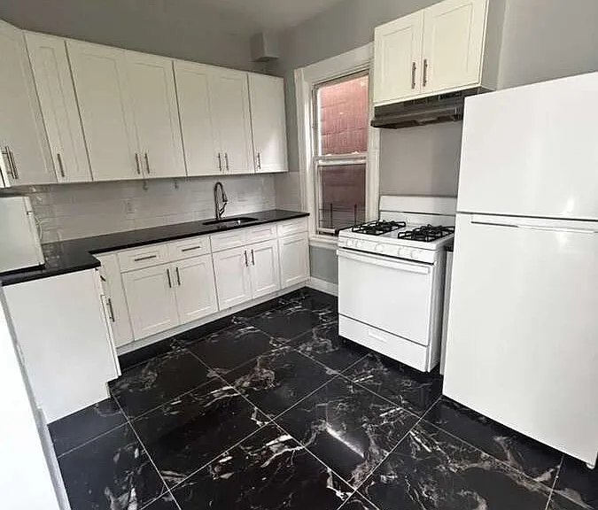 49 Victor St — Photo 3