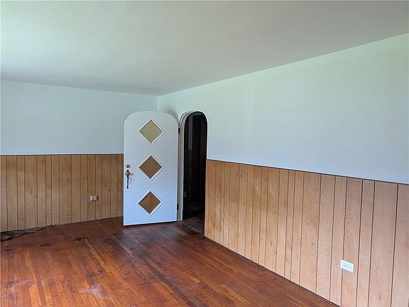 5th image of 1 Kathleen St