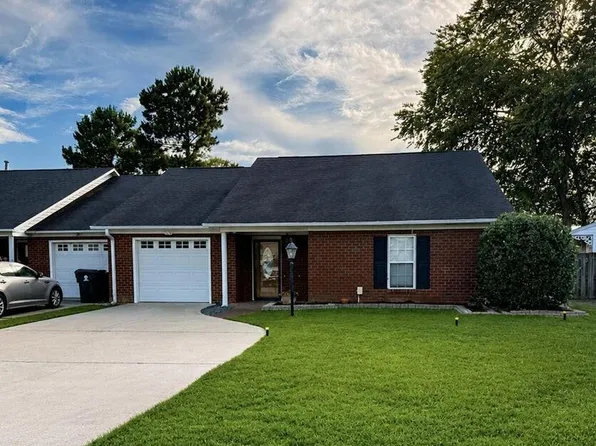 105 Emily Dr #B, Winterville, NC 28590