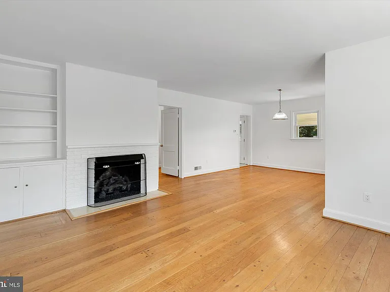 6514 Ivy Hill Dr — Photo 4